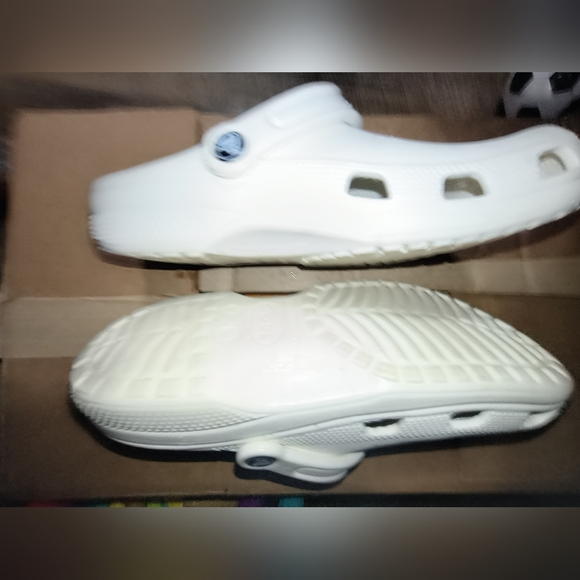 Classic White CROCS - Picture 4 of 5